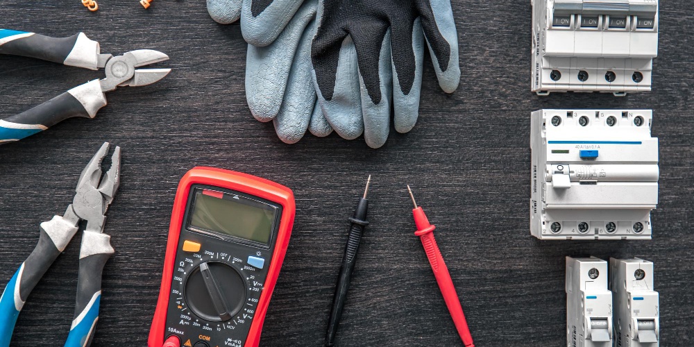 Ipari villanyszerelés cégeknek – Profi megoldások vállalkozásoknak