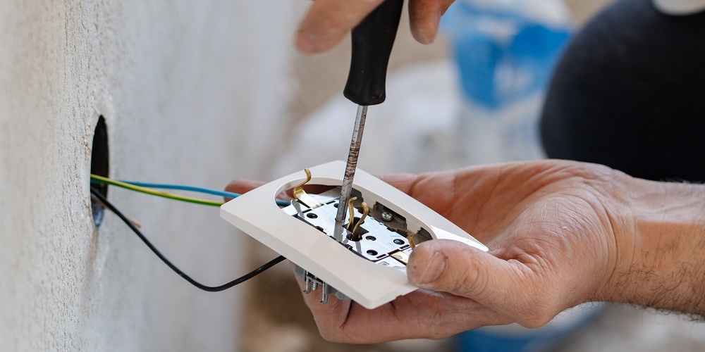 Regisztrált villanyszerelő Győr – biztonság, szakértelem, megbízhatóság