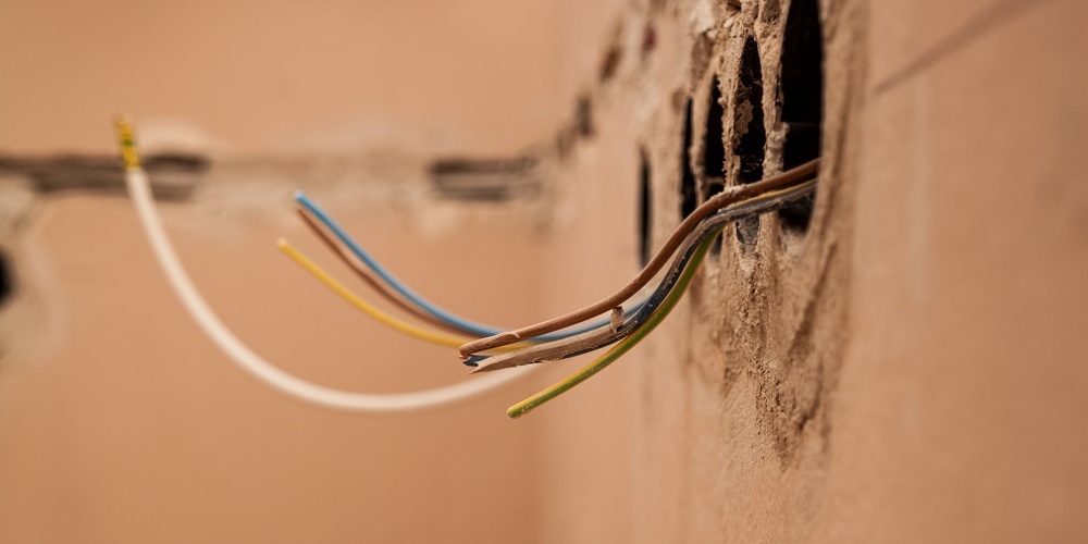 Villanyvezeték áthúzás Győrben – Mennyibe kerül és mit érdemes tudni?